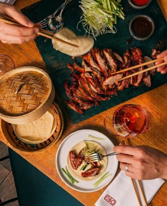 The definitive start to your weekend. Immerse yourself in the art of the evening at e&o Athens, where panoramic views of the Athens Riviera meet a meticulously curated dining experience. Your Friday, redefined. ✨🥢
#eandoAthens #AthensMarriott #CuratedExperience #GoldenHourAthens
