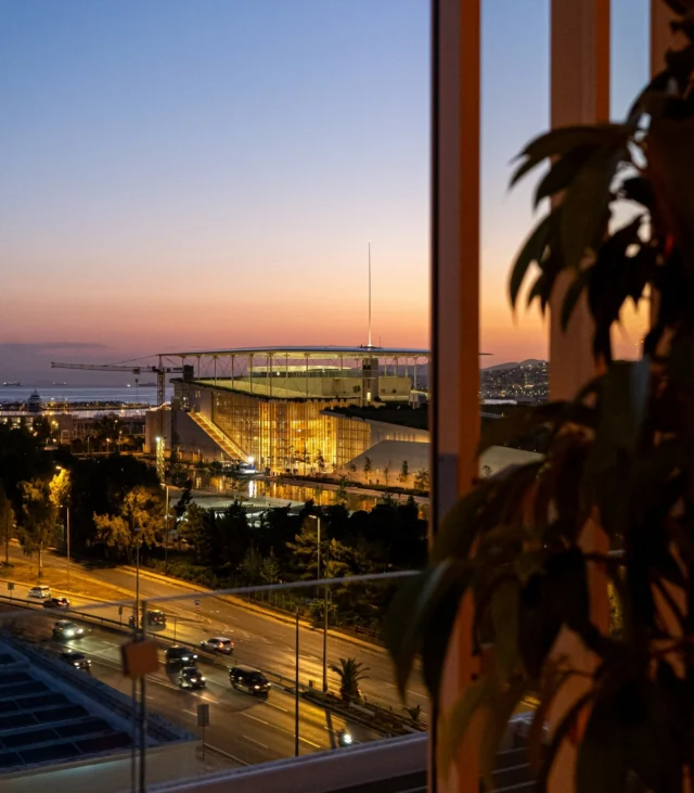 Sunset moments, city energy. e&o Athens. 🌇

#eandoAthens #AthensMarriott #RooftopVibes #RooftopDining #AthensEats #CocktailCulture #SunsetDrinks #DiningWithAView