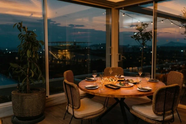 Crafting unforgettable evenings, one detail at a time. Your front-row seat to the Athenian skyline awaits. 

#eandoAthens #AthensMarriott #RooftopAthens #AthensDinner #PanAsianCuisine
